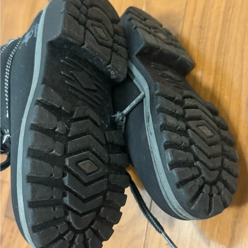 Beverly Hills Polo Club Black Kids Boots size 7